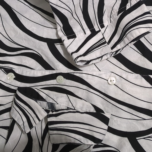 Alia black and white top size 12 (InvW022) - Picture 4 of 5